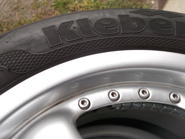 Felgi aluminiowe z oponami w bardzo dobrym stanie. 175x65x14