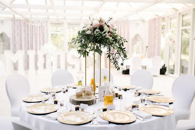 Złote metalowe koło ścianka wynajem wypożyczalnia dekoracji