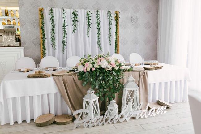 Złote metalowe koło ścianka wynajem wypożyczalnia dekoracji