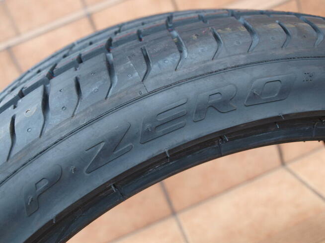 Opona 255 / 35 / 20 Pirelli (1 sztuka)