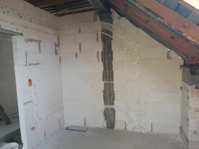 Uprawniony elektryk, montaż naprawy 24/7 pomiary podłączanie