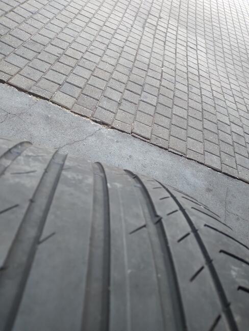 sprzedam opony 285/40/r21 yxl continetal contakt 5 2 sztuki