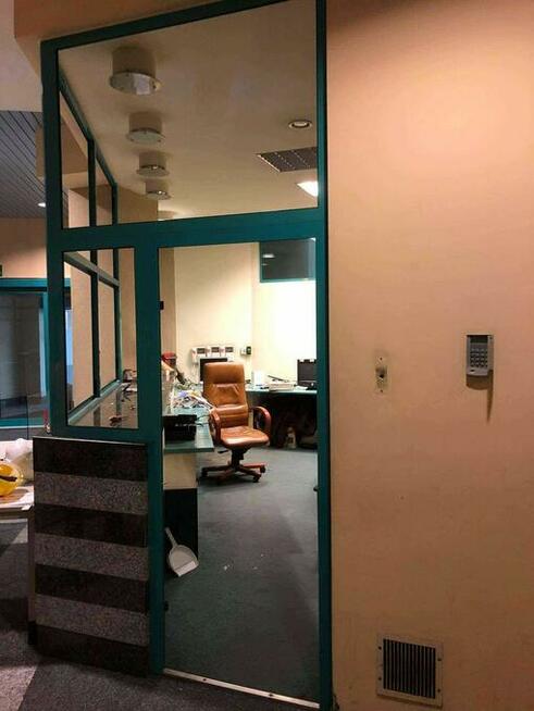 Witryna aluminiowa drzwi sklepowe portiernia