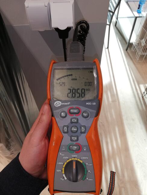 Uprawniony elektryk, montaż naprawy 24/7 pomiary podłączanie