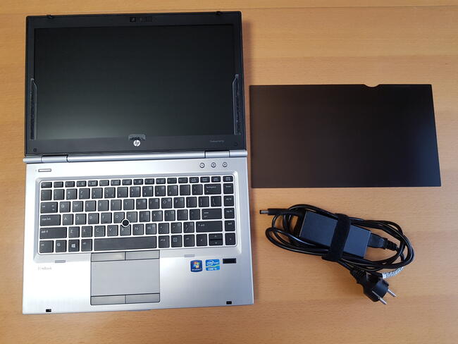 HP EliteBook 8470p i5 2.6 GHz, 8GB RAM, 320GB HDD, W10, DVD