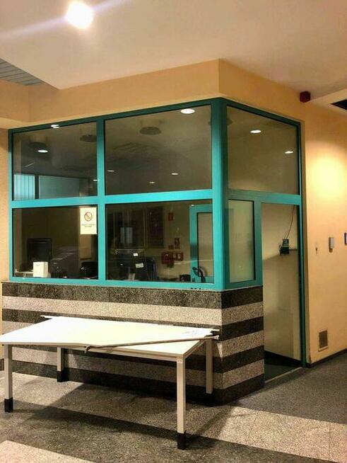 Witryna aluminiowa drzwi sklepowe portiernia