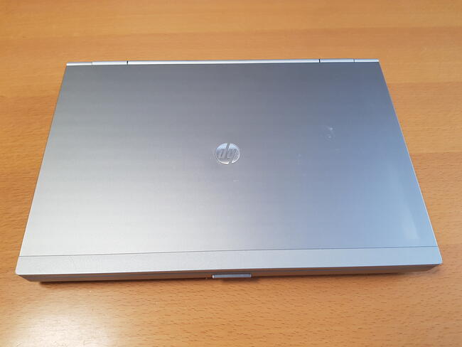 HP EliteBook 8470p i5 2.6 GHz, 8GB RAM, 320GB HDD, W10, DVD