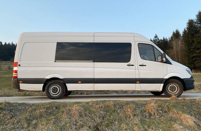 Wynajem busa 9 os Mercedes Sprinter Vip