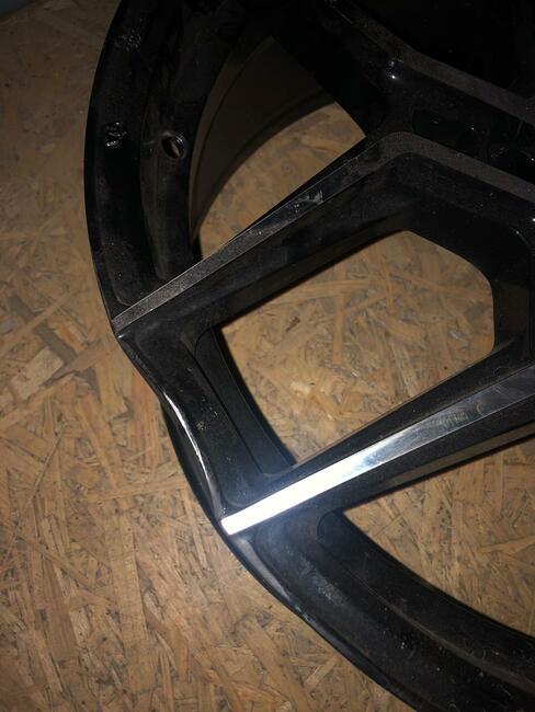 FELGI KOMPLET 20 5x120 BMW Aluminium-2 felgi uszkodzone