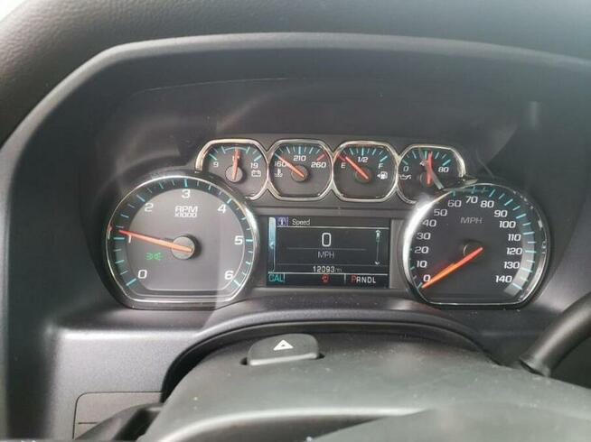 Chevrolet Silverado 2018, 5.3L, K1500, porysowany lakier