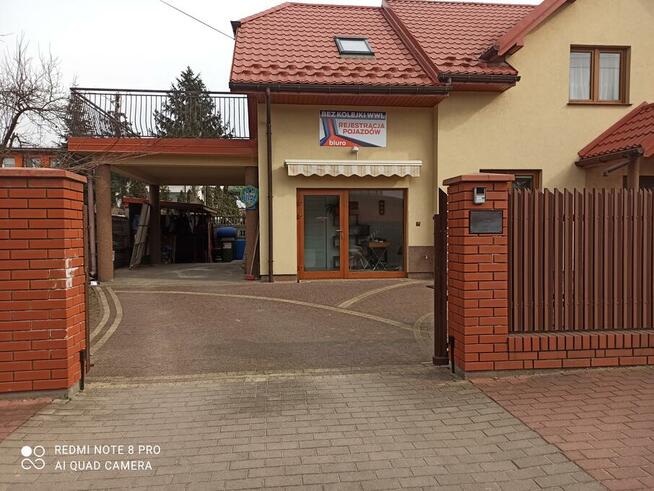 Usługi rejestracji pojazdów oferuje firma Bez Kolejki WWL