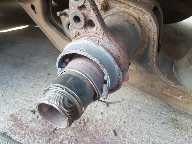 MOBILNA NAPRAWA I REGENERACJA GWINTÓW CZOPÓW OSI SAF SCHMITZ