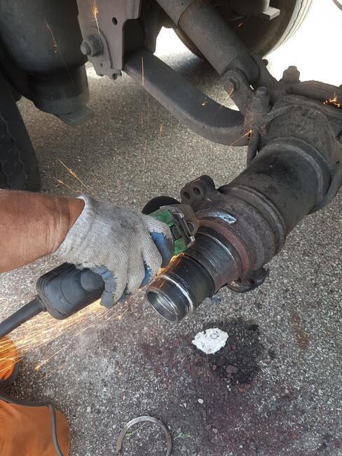 MOBILNA NAPRAWA I REGENERACJA GWINTÓW CZOPÓW OSI SAF SCHMITZ