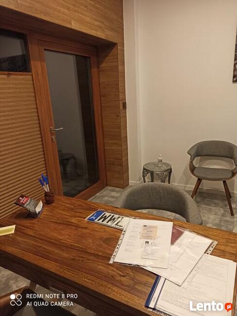 Usługi rejestracji pojazdów oferuje firma Bez Kolejki WWL