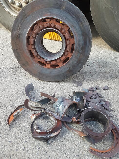 MOBILNA NAPRAWA I REGENERACJA GWINTÓW CZOPÓW OSI SAF SCHMITZ