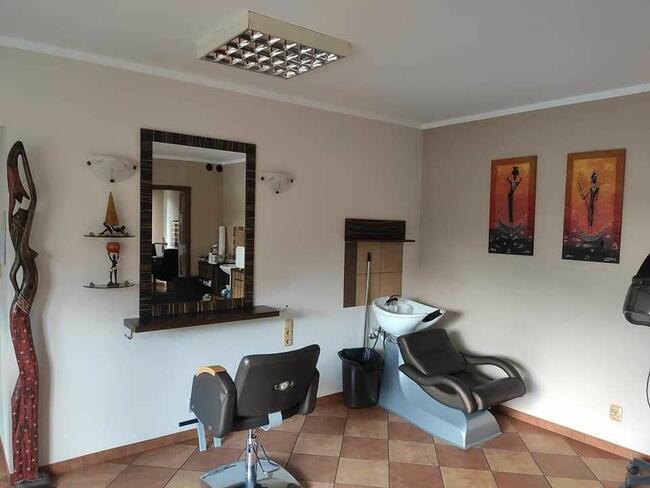salon fryzjerski przy gabinecie kosmetycznym w Mosinie