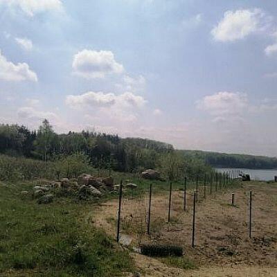 Działka nad jeziorem Linówko