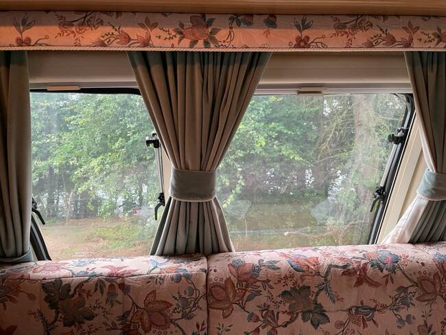 Wynajmę przyczepę kempingową z działką