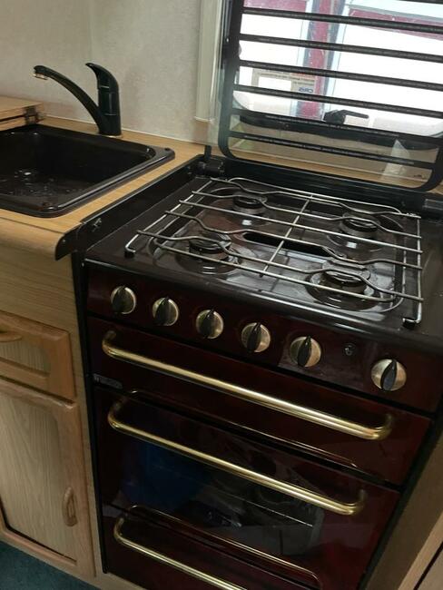 Wynajmę przyczepę kempingową z działką