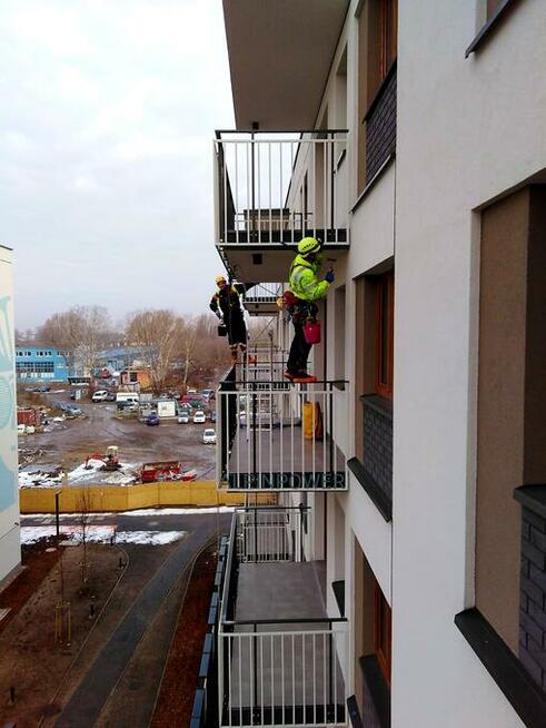 Prace wysokościowe Usługi Alpinistyczne Alpinista