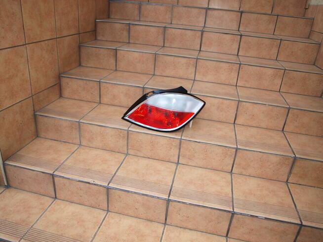 Opel Astra H lampa prawa tył 2004 - 2008r (europa)