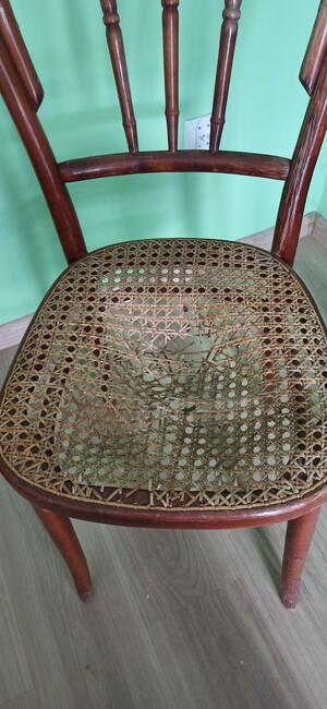 Krzesła gięte typu Thonet z plecionką. 2 szt.