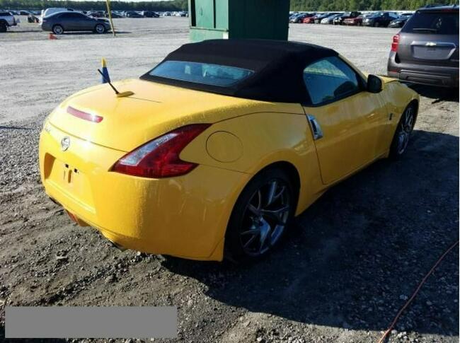 Nissan 370 Z 2017, 3.7, BASE, porysowany lakier