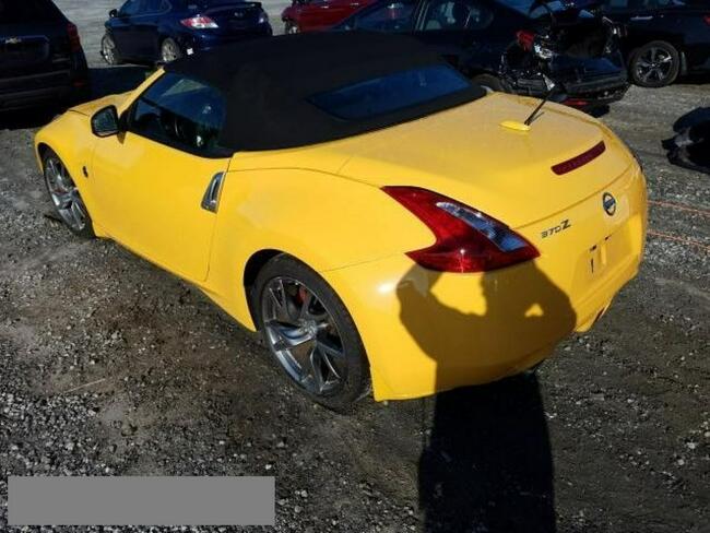 Nissan 370 Z 2017, 3.7, BASE, porysowany lakier