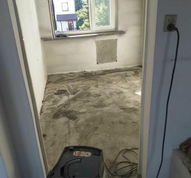 Usuwanie subitu kleju lepiku frezowanie szlifowani betonu