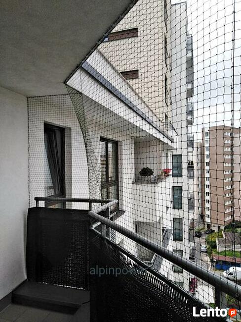 Montaż siatki na balkon dla kota przeciw ptakóm na gołębie