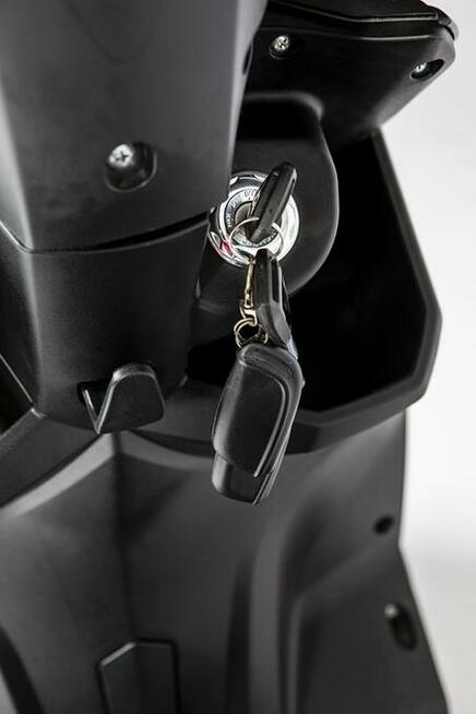 Skuter elektryczny motorower 1500W J-King EEC L1e od 14 lat