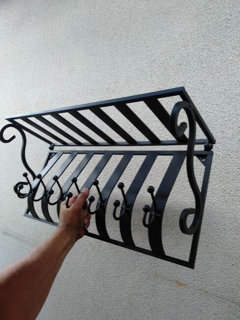 Wieszak metaloplastyka kuty