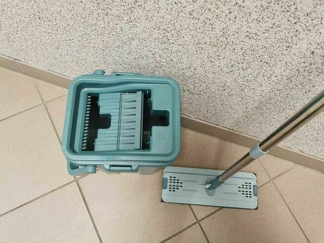 Dwukomorowy mop obrotowy z wiadrem scratch anet
