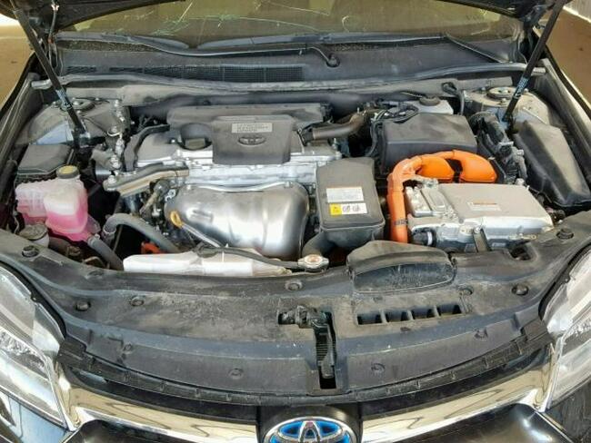 Toyota Camry 2017, 2.5L, hybryda, po gradobiciu