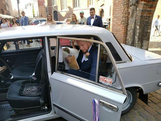 Duży Fiat 125p do ślubu i na sesję zdjęciową.