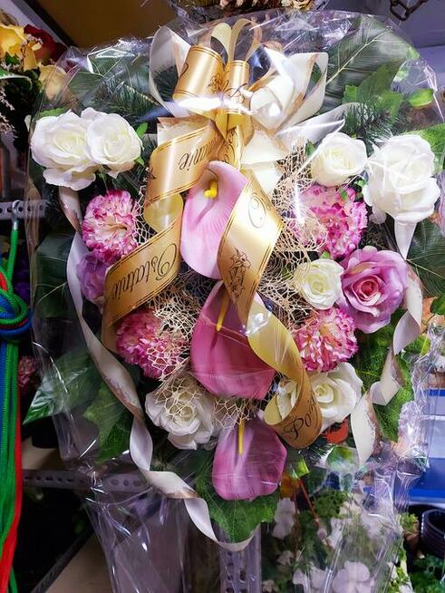 Stroiki, kompozycje kwiatowe na groby