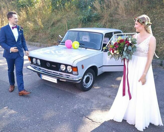 Duży Fiat 125p do ślubu i na sesję zdjęciową.
