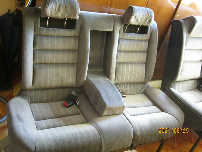 Komfortowa kanapa dla 2 osob