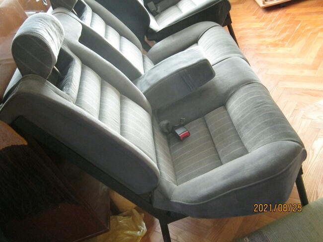 Komfortowa kanapa dla 2 osob