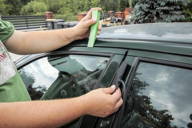 Awaryjne otwieranie aut-Leszno.Otwarcie drzwi samochodowych