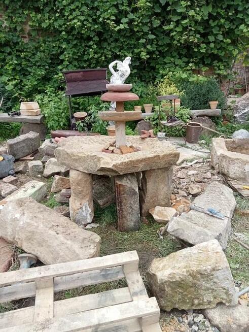 Donice koryta poidełka ze starego piaskowca rozbiórkowego