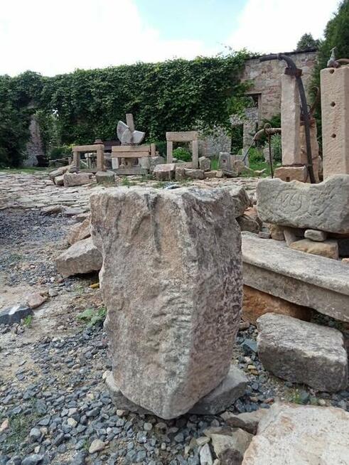 Donice koryta poidełka ze starego piaskowca rozbiórkowego