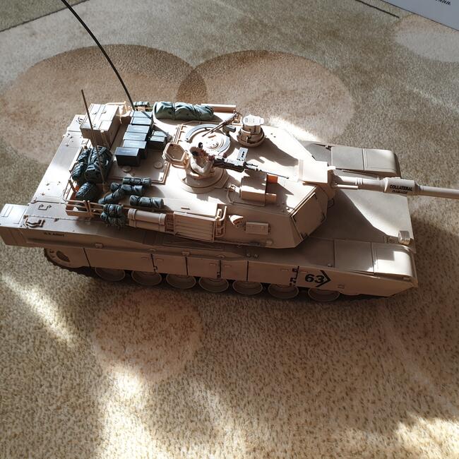 Czołg M1A2 Abrams 1/16 Carson