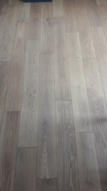 PODŁOGI I SCHODY DREWNIANE