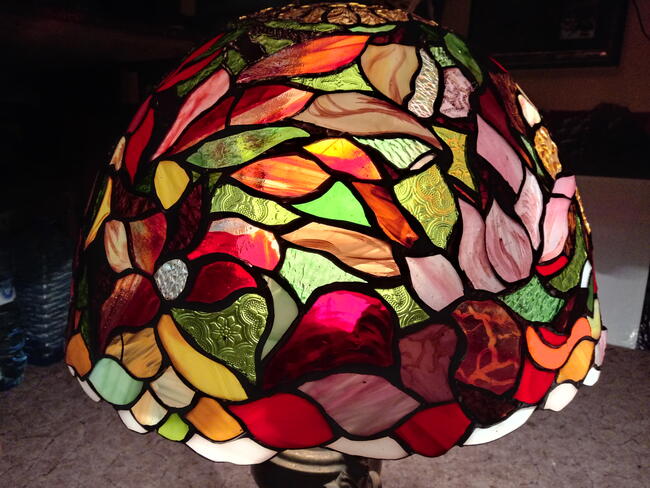 Lampa witrażowa stojąca