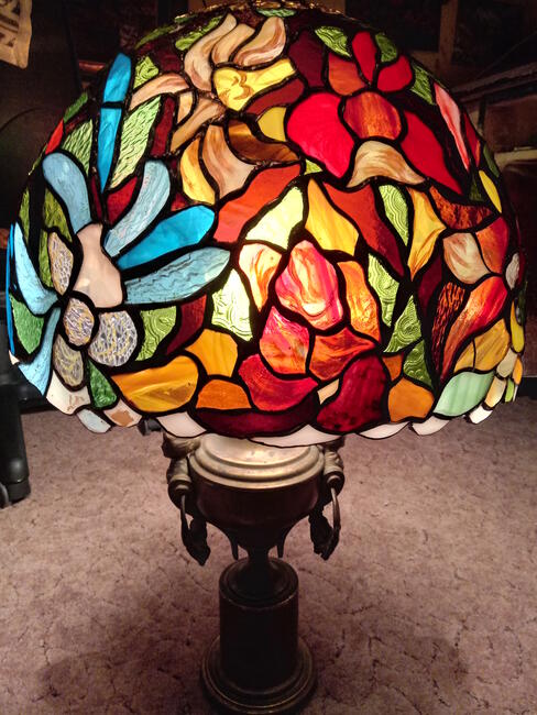 Lampa witrażowa stojąca