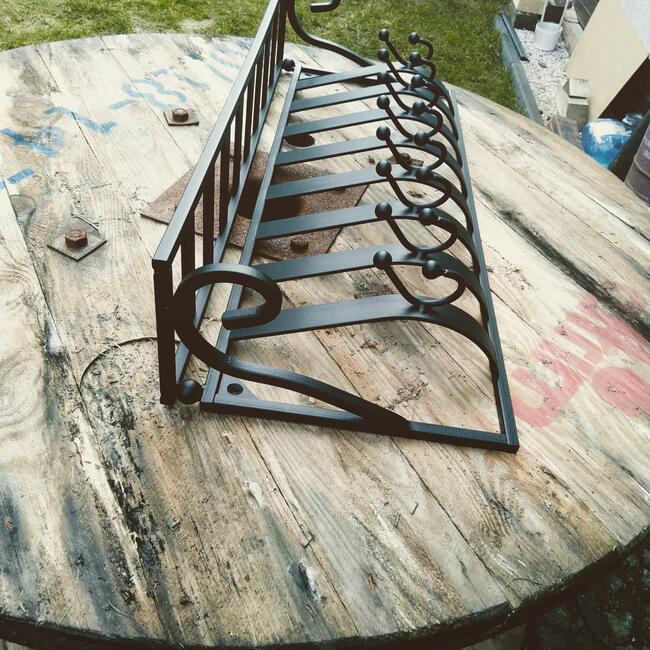 Wieszak metalowy Belsoo