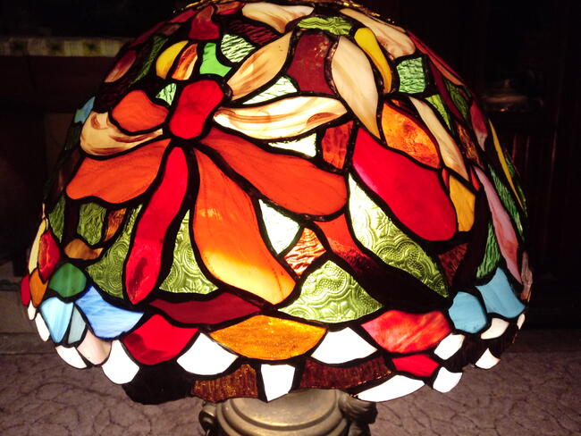 Lampa witrażowa stojąca