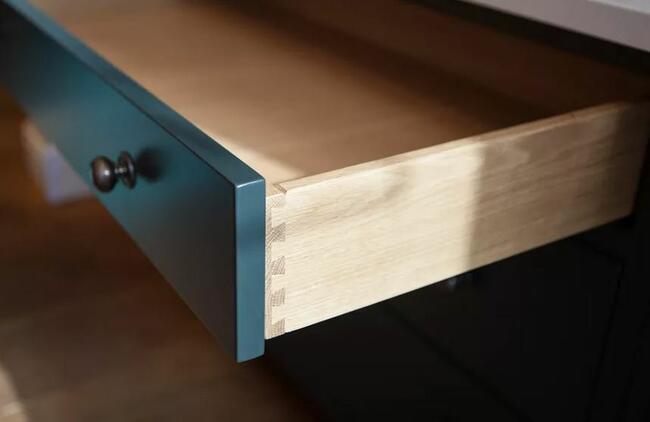 Szuflada jaskółczy ogon