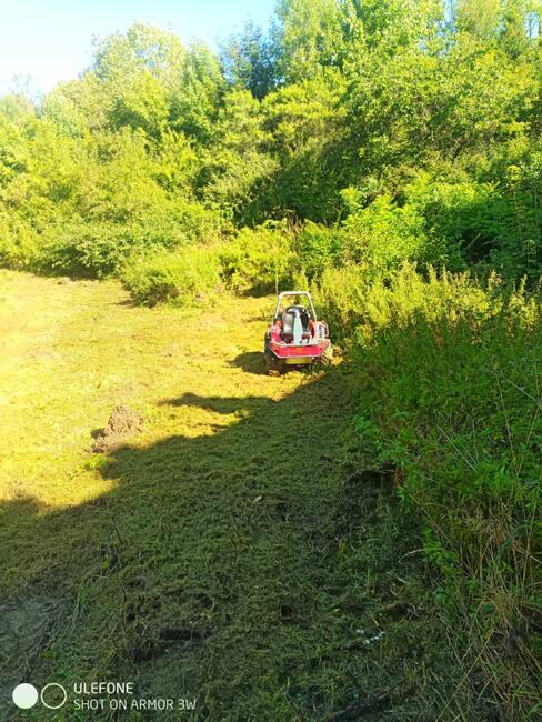 Koszenie wysokiej trawy wykaszanie kosiarką bijakową Śląsk